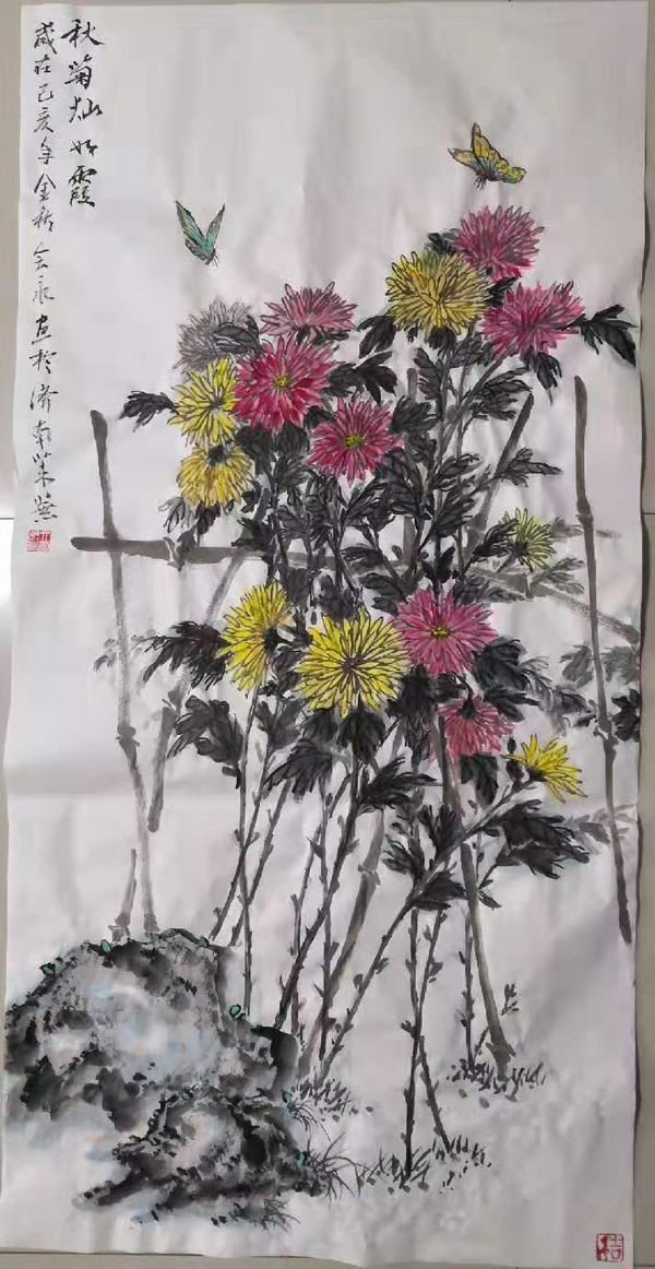 亓会永,济南莱芜人,自幼习画,师从冯英杰,徐湛,专攻花鸟画,擅于画大鸡